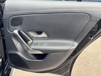 Mercedes-Benz CLA 1.3 CLA250e 15.6kWh AMG Line (Premium) Coupe 8G-DCT Euro 6 (s/s)