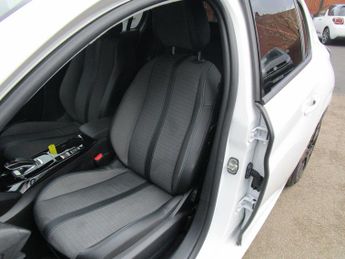 Peugeot 208 1.2 PureTech Allure Premium EAT Euro 6 (s/s) 5dr