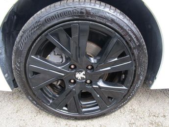 Peugeot 208 1.2 PureTech Allure Premium EAT Euro 6 (s/s) 5dr