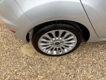 Ford Fiesta 1.4 Titanium 5dr