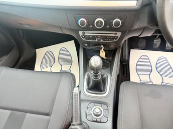 Renault Megane 1.6 16V Dynamique TomTom Euro 5 5dr