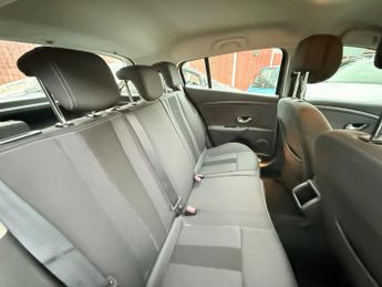Renault Megane 1.6 16V Dynamique TomTom Euro 5 5dr
