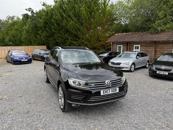 Volkswagen Touareg 3.0 TDI V6 BlueMotion Tech R-Line Plus Tiptronic 4WD Euro 6 (s/s