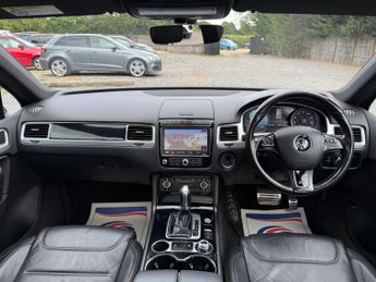 Volkswagen Touareg 3.0 TDI V6 BlueMotion Tech R-Line Plus Tiptronic 4WD Euro 6 (s/s