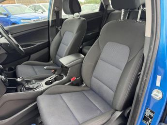 Hyundai TUCSON 2.0 CRDi SE Nav Auto 4WD Euro 6 5dr