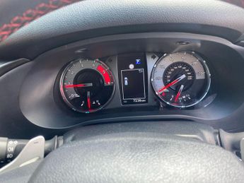 Toyota Hilux 2.8 D-4D GR SPORT II Auto 4WD Euro 6 (s/s) 4dr