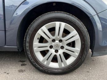 Vauxhall Astra 1.6 16v Active Euro 5 5dr