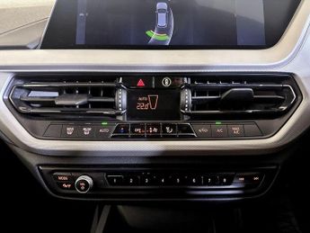 BMW 1 Series 2.0 118d SE (LCP) Auto Euro 6 (s/s) 5dr