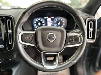 Volvo XC40 2.0 B4 MHEV R-Design Pro Auto AWD Euro 6 (s/s) 5dr