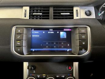Land Rover Range Rover Evoque 2.0 eD4 SE Tech FWD Euro 6 (s/s) 5dr