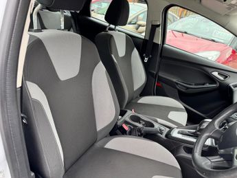 Ford Focus 1.6 Zetec Powershift Euro 5 5dr