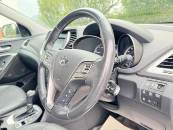 Hyundai Santa Fe 2.2 CRDi Blue Drive Premium Auto 4WD Euro 6 (s/s) 5dr (7 Seat)