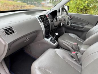 Hyundai TUCSON 2.0 CRTD CDX 5dr