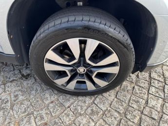 Skoda Yeti 2.0 TDI Laurin & Klement Outdoor DSG 4WD Euro 6 (s/s) 5dr