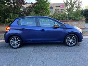 Peugeot 208 1.2 PureTech XS White Euro 6 5dr