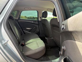 Vauxhall Astra 1.6 16v Exclusiv Auto Euro 5 5dr