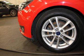 Ford Focus 1.0T EcoBoost Zetec Auto Euro 6 (s/s) 5dr