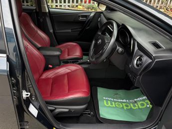 Toyota Auris 1.8 VVT-h Excel CVT Euro 6 (s/s) 5dr (Safety Sense)