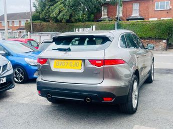 Jaguar F-PACE 2.0 D240 Portfolio Auto AWD Euro 6 (s/s) 5dr
