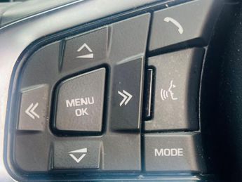 Jaguar F-PACE 2.0 D240 Portfolio Auto AWD Euro 6 (s/s) 5dr