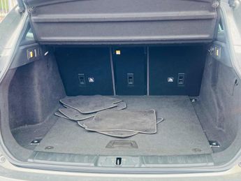 Jaguar F-PACE 2.0 D240 Portfolio Auto AWD Euro 6 (s/s) 5dr