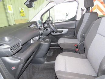 TOYOTA PROACE CITY VERSO L1 ICON