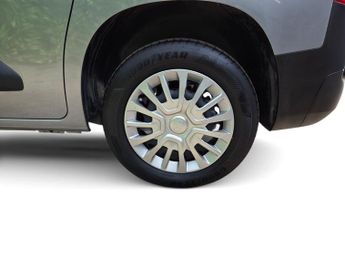 TOYOTA PROACE CITY VERSO L1 ICON