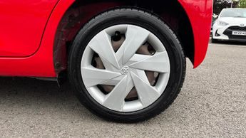 Toyota AYGO 1.0 VVT-i x-play x-shift Euro 6 5dr