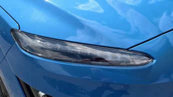 Hyundai KONA 64kWh Premium Auto 5dr (10.5kW Charger)
