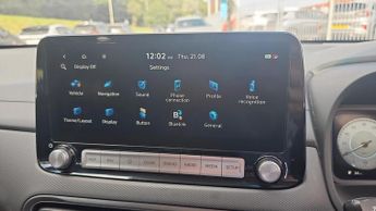 Hyundai KONA 64kWh Premium Auto 5dr (10.5kW Charger)