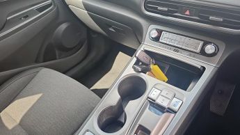 Hyundai KONA 64kWh Premium Auto 5dr (10.5kW Charger)