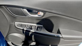 Hyundai KONA 64kWh Premium Auto 5dr (10.5kW Charger)