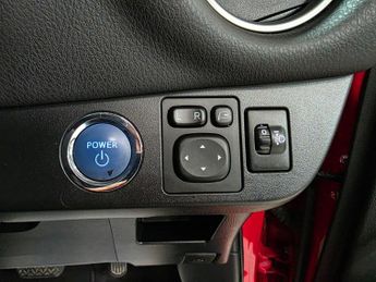 Toyota Yaris 1.5 VVT-h Excel E-CVT Euro 6 5dr (15in Alloy)