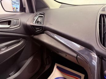 Ford Kuga 1.5T EcoBoost Titanium Auto AWD Euro 6 (s/s) 5dr