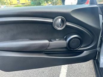 MINI Hatch 1.5 Cooper Classic Steptronic Euro 6 (s/s) 3dr