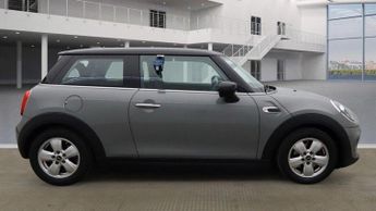 MINI Hatch 1.5 Cooper Classic Steptronic Euro 6 (s/s) 3dr