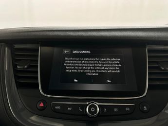 Vauxhall Grandland X 1.6 13.2kWh Business Edition Nav Premium Auto Euro 6 (s/s) 5dr