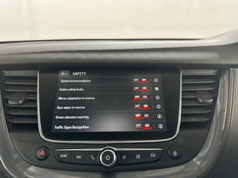 Vauxhall Grandland X 1.6 13.2kWh Business Edition Nav Premium Auto Euro 6 (s/s) 5dr