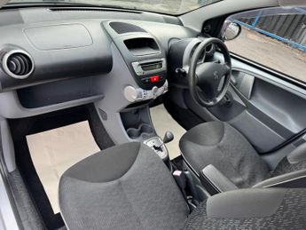 Peugeot 107 1.0 12V Urban 2 Tronic Euro 4 5dr