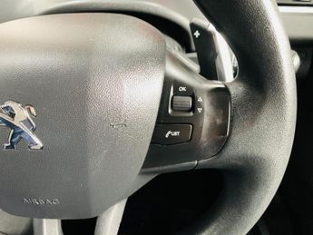 Peugeot 208 1.4 e-HDi Active EGC Euro 5 (s/s) 5dr