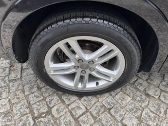 Audi Q3 2.0 TDI S line S Tronic quattro Euro 5 (s/s) 5dr