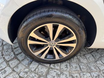 Volkswagen Golf 2.0 TDI BlueMotion Tech SE DSG Euro 5 (s/s) 5dr