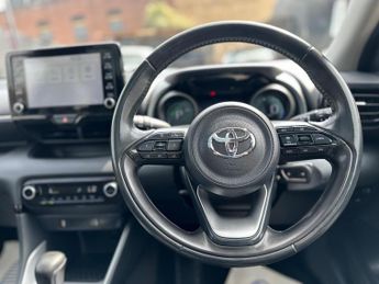 Toyota Yaris 1.5 VVT-h Design E-CVT Euro 6 (s/s) 5dr