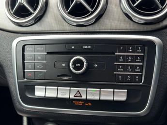 Mercedes-Benz GLA 1.6 GLA180 Urban Edition 7G-DCT Euro 6 (s/s) 5dr