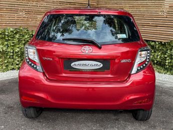 TOYOTA YARIS 1.33 Dual VVT-i Icon Plus Hatchback 5dr Petrol Multidrive S Euro