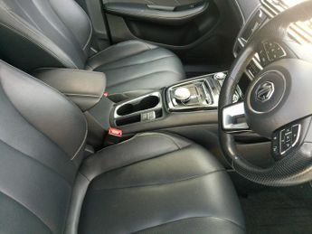 MG MG5 52.5kWh Exclusive Auto 5dr