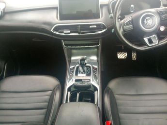 MG MG HS 1.5 T-GDI Exclusive DCT Euro 6 (s/s) 5dr