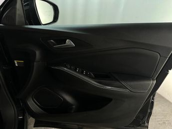 Vauxhall Grandland X 1.6 13.2kWh Business Edition Nav Auto Euro 6 (s/s) 5dr