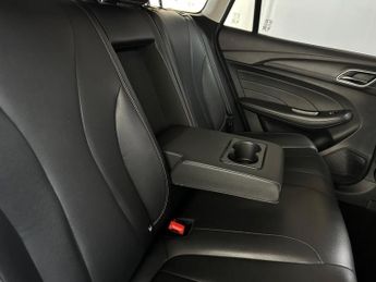 MG MG5 61.1kWh Exclusive Long Range Auto 5dr