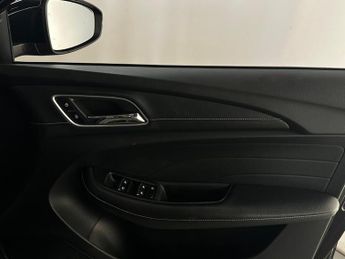 MG MG5 61.1kWh Exclusive Long Range Auto 5dr